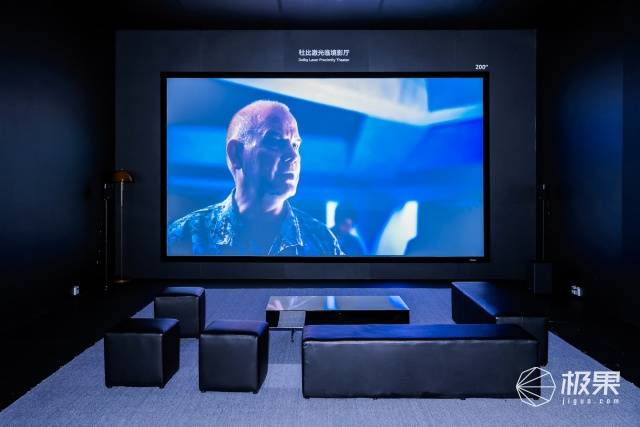 发布两款颠覆级新品引领激光显示产业新时代麻将胡了技术「无界」、场景「无界」：海信(图2)